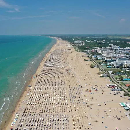 Apartment Relax With Your Family By The Pool - Beahost Bibione